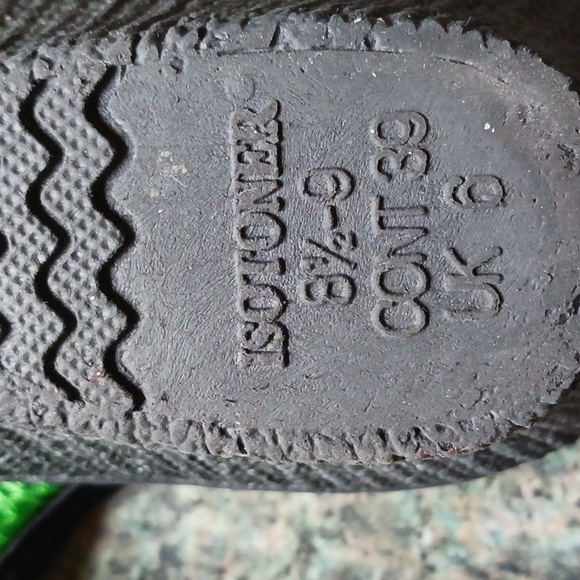 Womans Flip Flops 8 1/2 -9 Isotoner - Picture 6 of 10